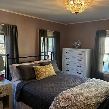 The Inn Crowd Bed And Breakfast Holden Esterno foto