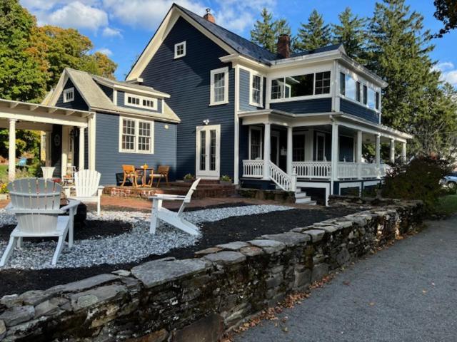 The Inn Crowd Bed And Breakfast Holden Esterno foto